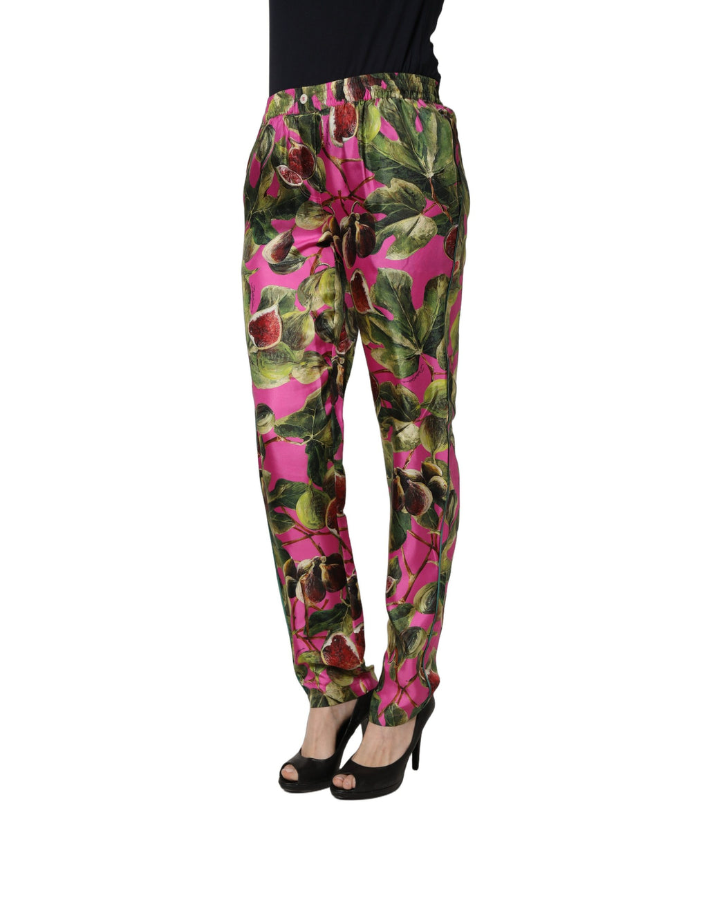 Pantalon tapered Dolce & Gabbana Fuchsia Fig avec motifs de feuilles de fruits, élégant et vibrant, vue de face.