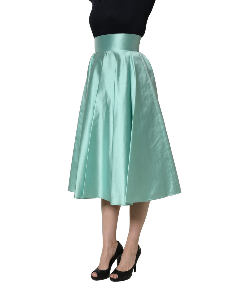 Jupe midi longue en satin vert Dolce & Gabbana, taille haute plissée et coupe évasée.
