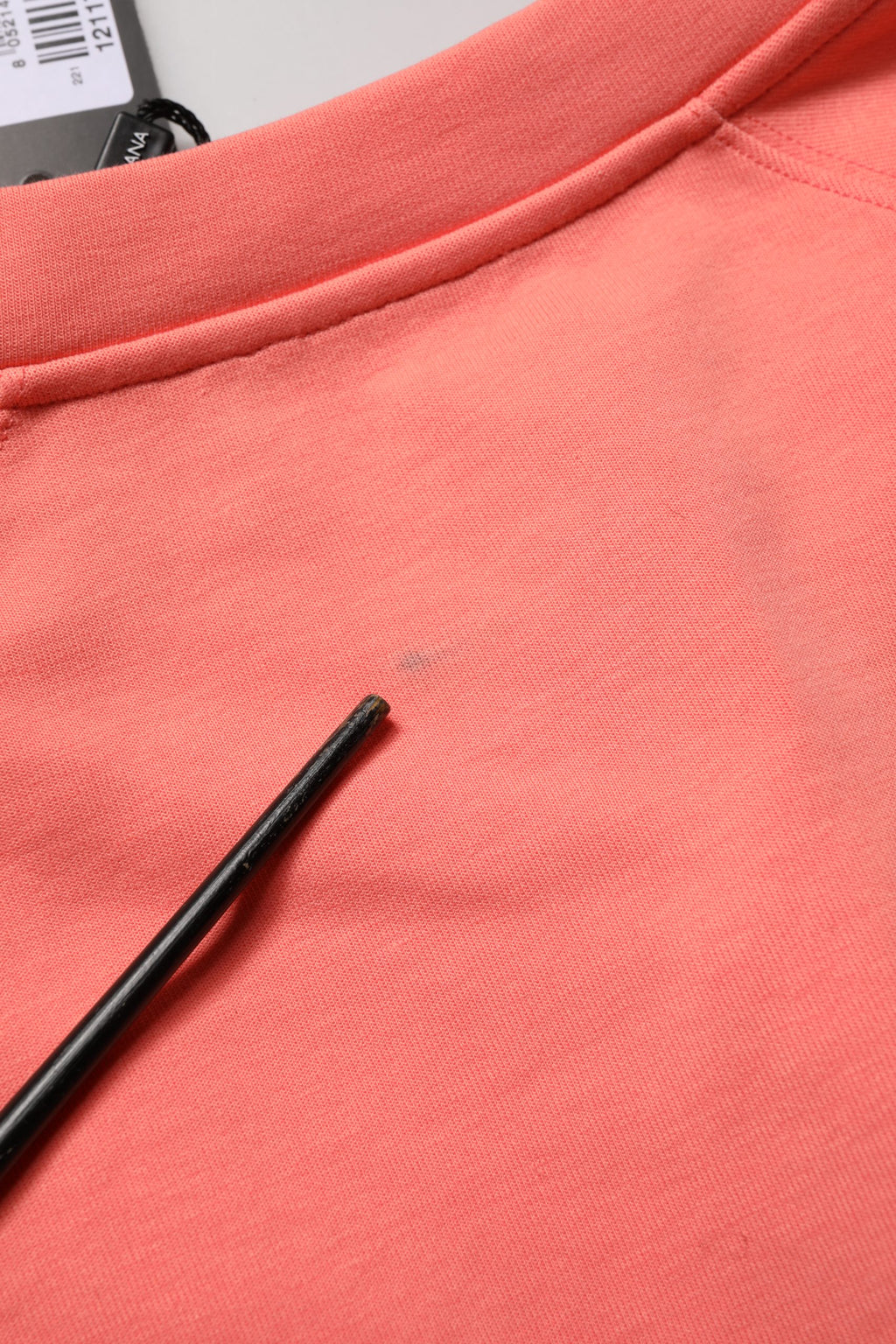 Sweatshirt coupe crop pink Dolce & Gabbana avec logo graphique, col rond, manches longues et style décontracté visible sur l'image.