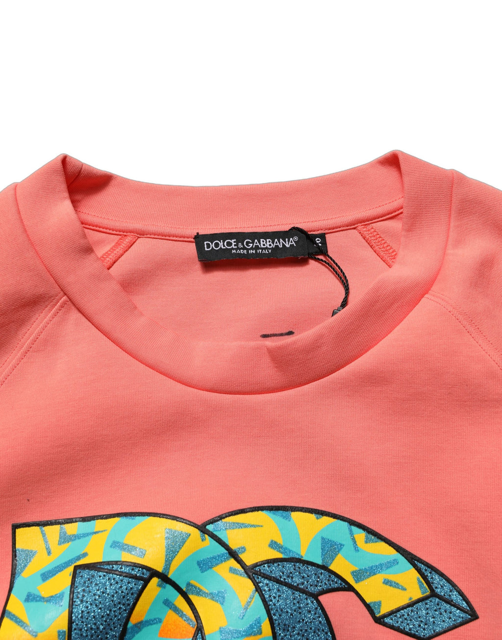 Sweat-shirt cropped rose Dolce & Gabbana à col rond graphique, style décontracté et tendance pour femmes.