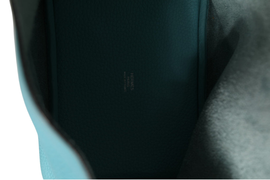 Sac Hermès Picotin Lock 18 en cuir avec poignées, fermeture métallique et logo Hermès visible.