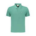 Polo pour homme Calvin Klein en coton vert, col classique, manches courtes, logo discret sur la poitrine.