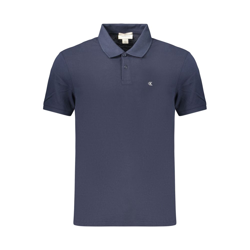 Chemise polo homme Calvin Klein en coton bleu, col classique et logo discret, vue de face.