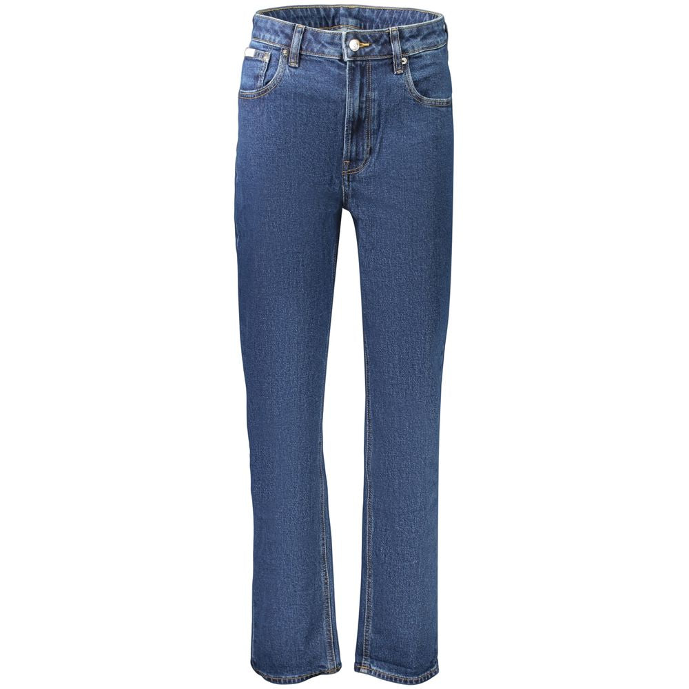 Jeans pour femmes en coton bleu de la marque Calvin Klein, coupe classique avec détails en denim visible.