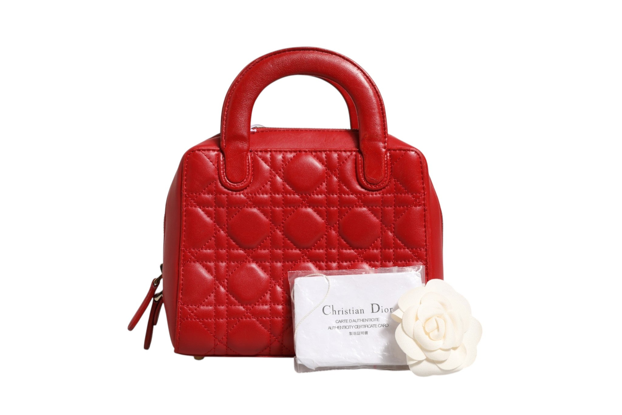 Sac à main Christian Dior Dior Toujours petit en cuir de veau noir avec finition macro-cannage, élégant et sophistiqué.