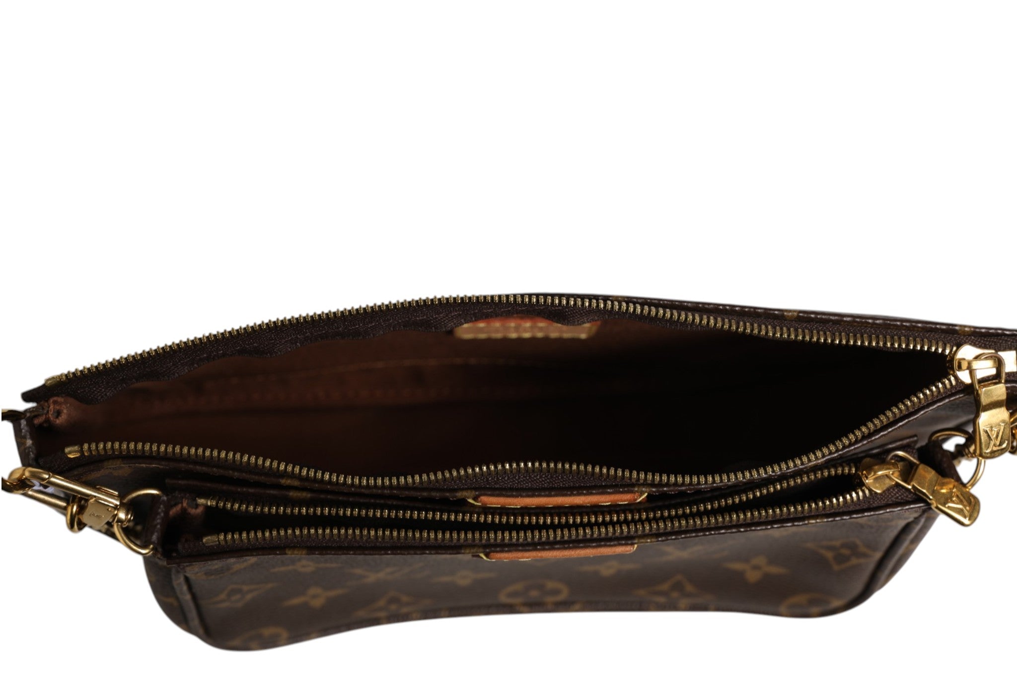 Sac à main Louis Vuitton Monogram Multi Pochette Accessoires avec plusieurs poches et bandoulière, détails du motif emblématique.