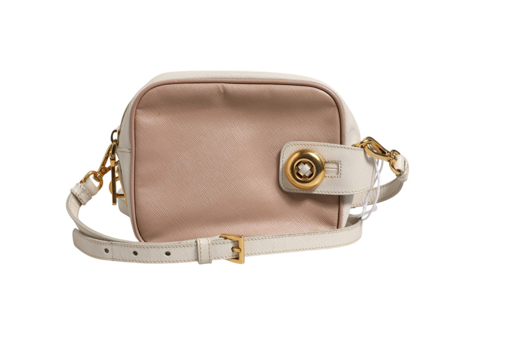 Sac à bandoulière en cuir gris clair Prada Clay, petit modèle avec poignée élégante et détails sophistiqués.