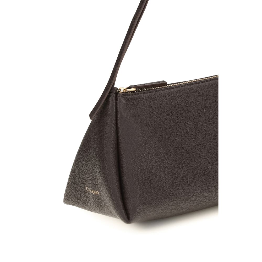 Sac à main Calvin Klein en cuir de veau brun Calf Leather Bos Taurus, sac à main élégant et sophistiqué.