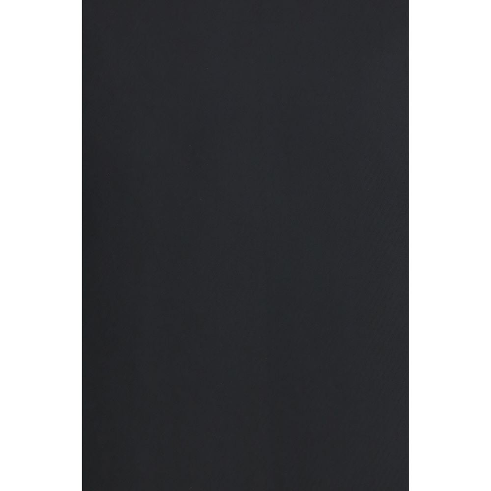 Jupe longue en viscose noire de Calvin Klein, style élégant et fluide, portée avec une coupe flatteuse.