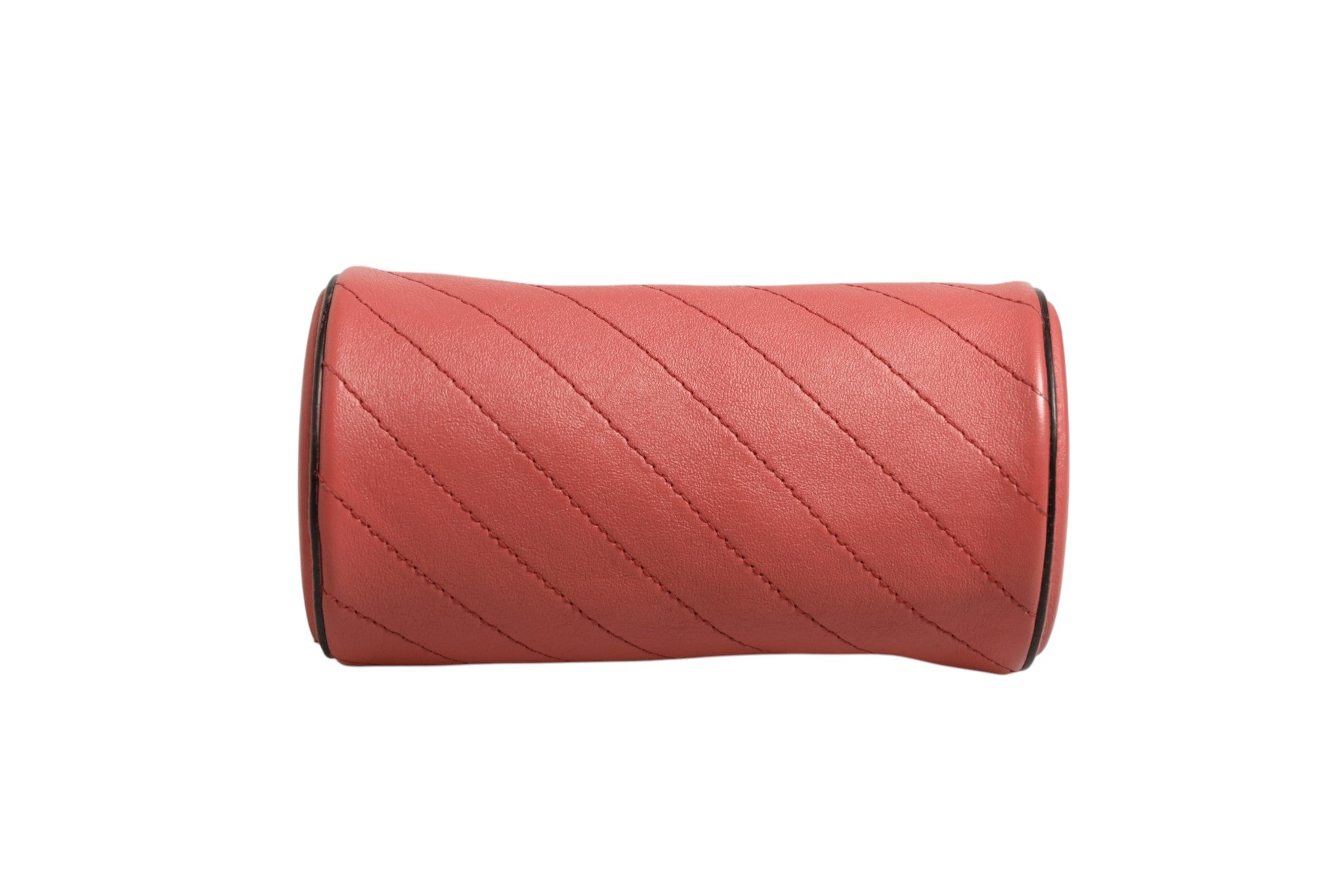 Sac à bandoulière Gucci Blondie Mini en cuir rose, élégante et compacte, avec détails raffinés et logo de la marque.