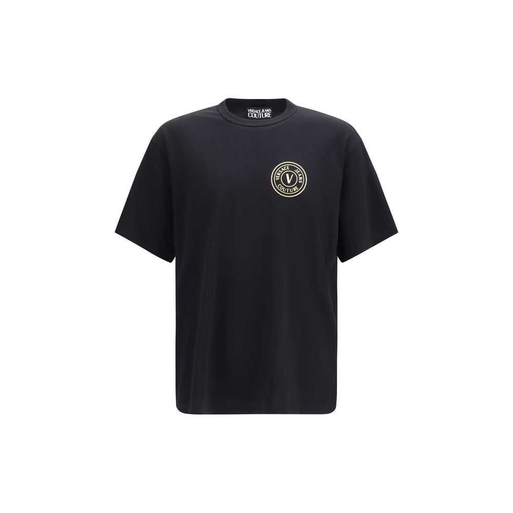 T-shirt en coton noir de la marque Versace Jeans, affiche un design élégant avec logo discret sur le devant.