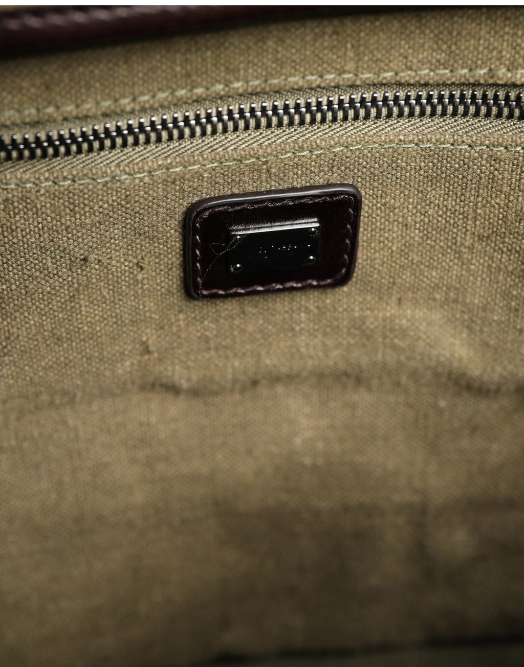 Sac cabas Dolce & Gabbana en vert militaire et deux tons, avec poignée épaule et design élégant.