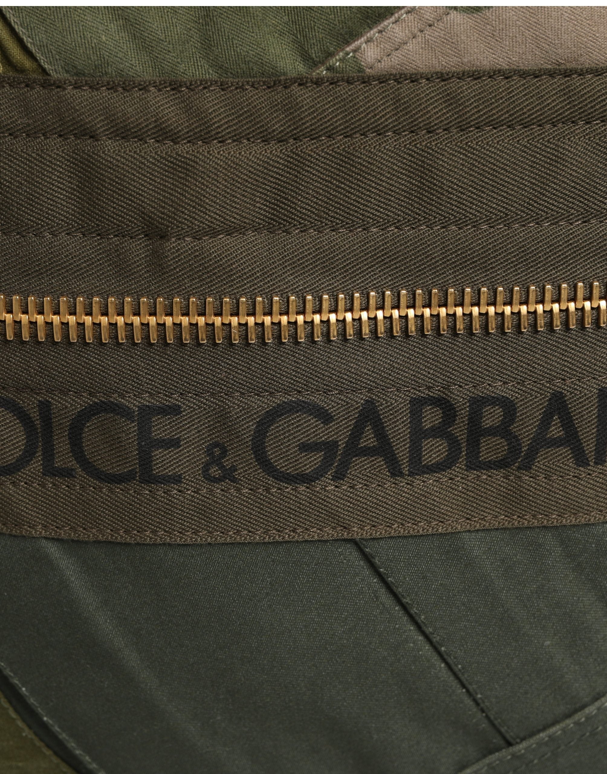 Sac à dos militaire en patchwork vert olive de Dolce & Gabbana, sac à dos pour homme avec détails de style robuste.