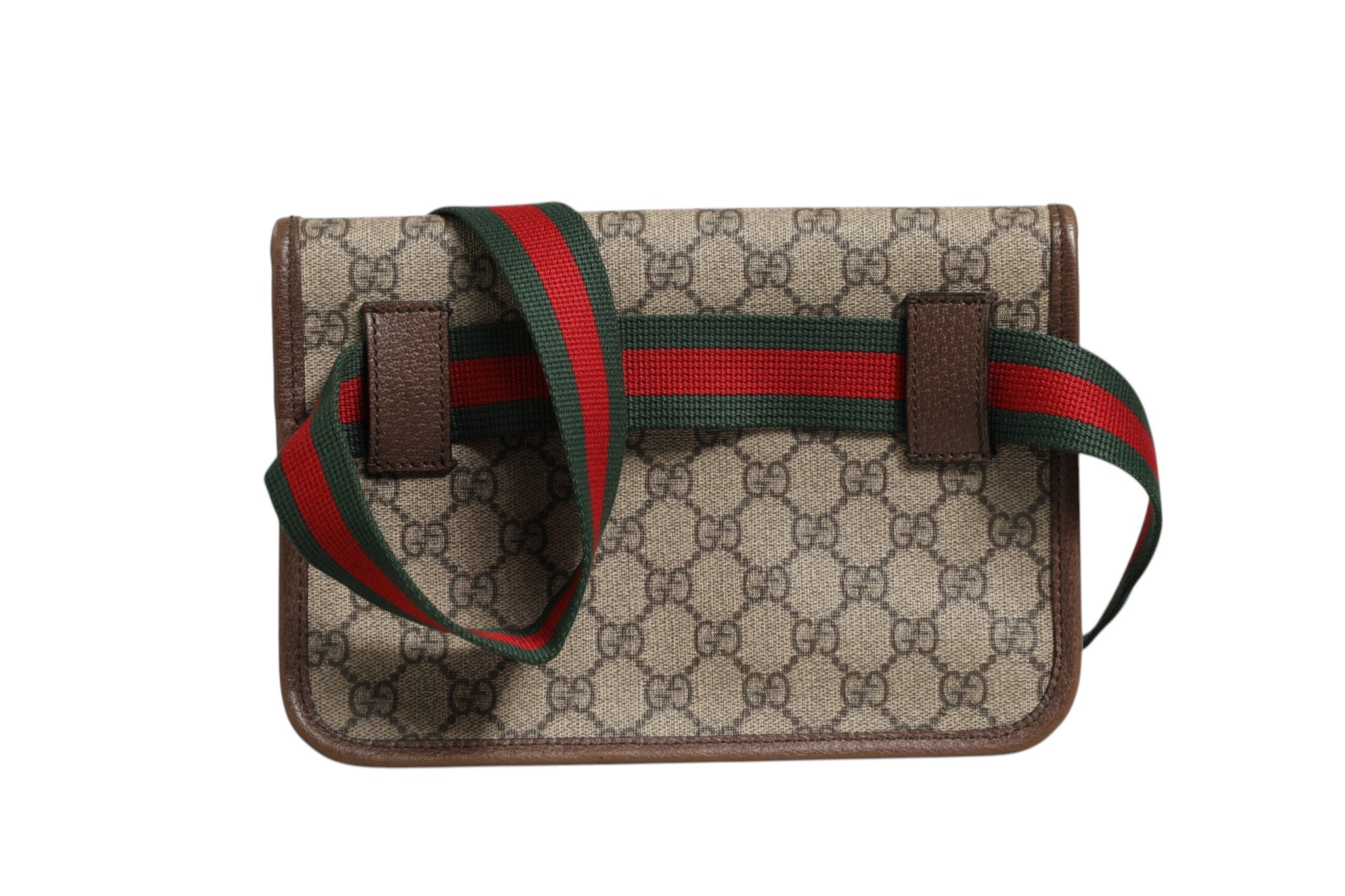 Sac banane Gucci Supreme Monogram Neo Vintage Web en cuir marron avec logo Gucci et bandoulière ajustable.