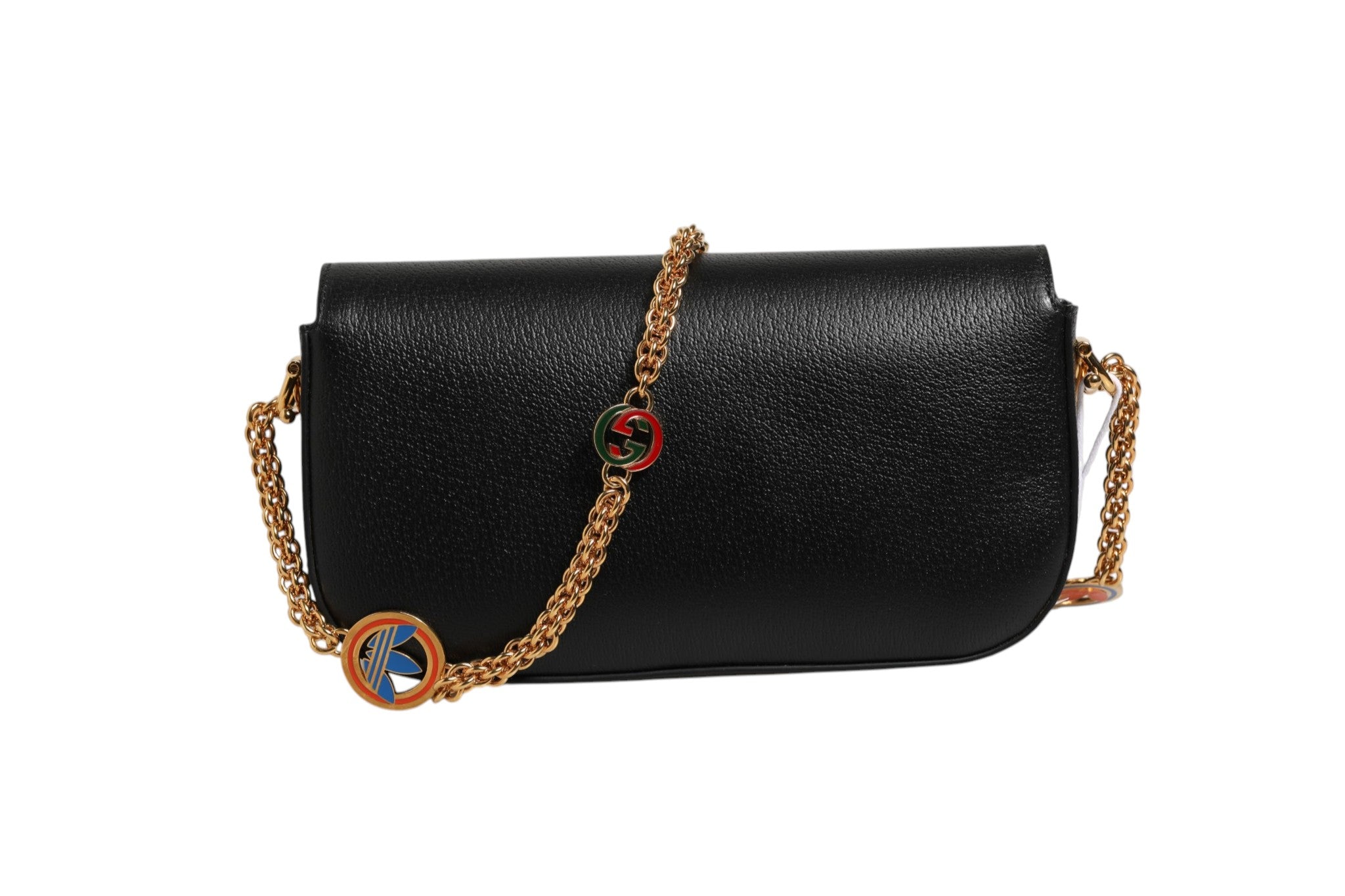 Sac à épaules Gucci Horsebit 1955 en cuir beige avec détail en métal or, visible avec bandoulière et logo Gucci.