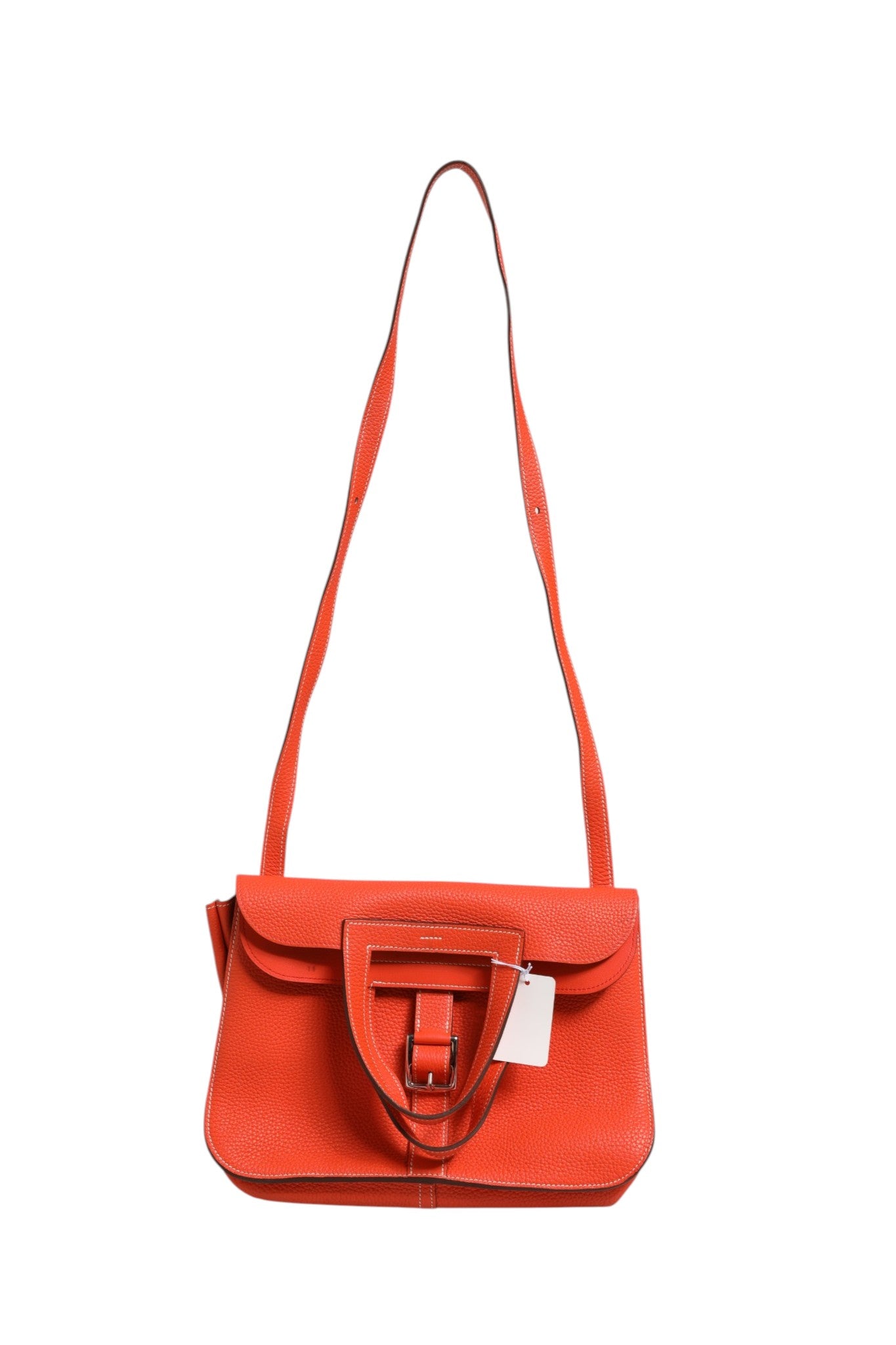 Sac Hermès Halzan Clemence Rouge Casaque avec quincaillerie palladium, sac à main élégant et luxueux.