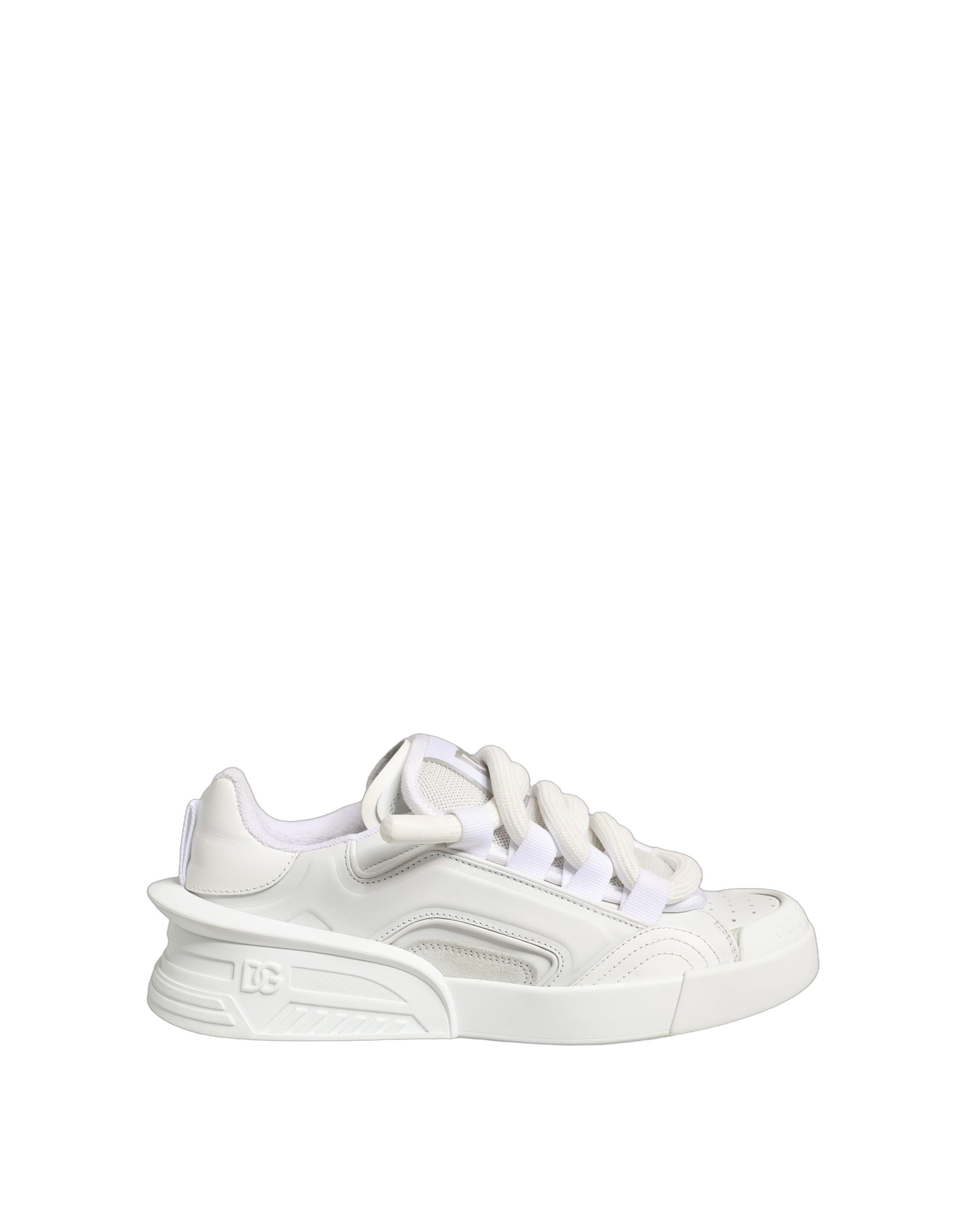 Chaussures sneakers basses en cuir de veau blanc de Dolce & Gabbana, vue latérale avec semelle blanche et design élégant.