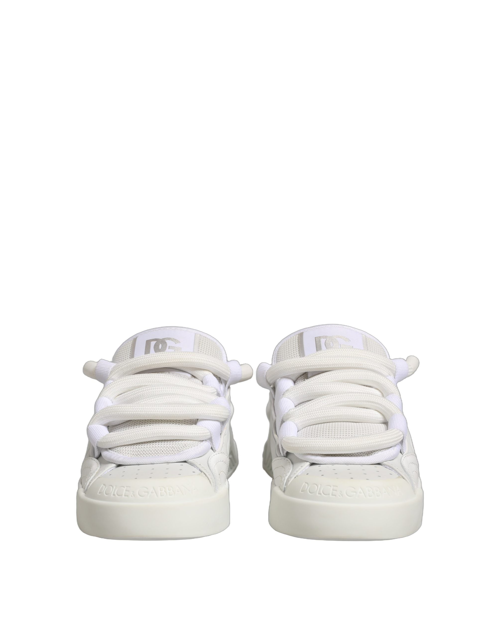 Chaussures sneakers basses en cuir de veau blanc de Dolce & Gabbana, style élégant et moderne, vue de face.