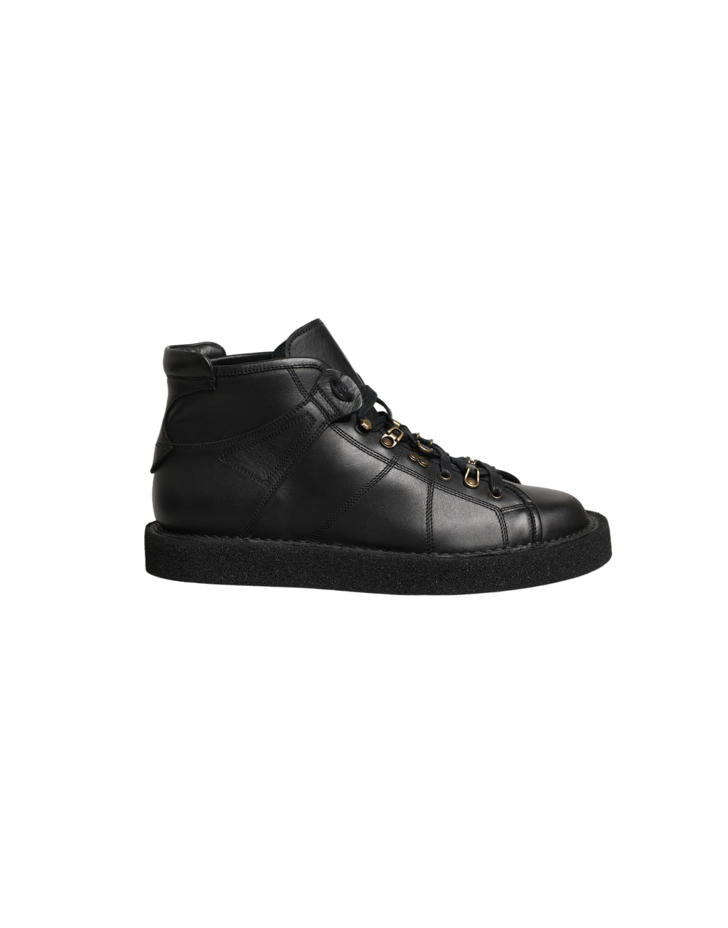 Bottines noires en cuir pour homme de Dolce & Gabbana avec lacets, semelle solide et design élégant.