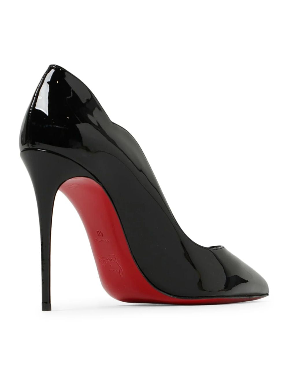 Escarpins noirs en cuir verni Christian Louboutin Hot Chick, talons de 10 cm, avec semelle rouge emblématique.