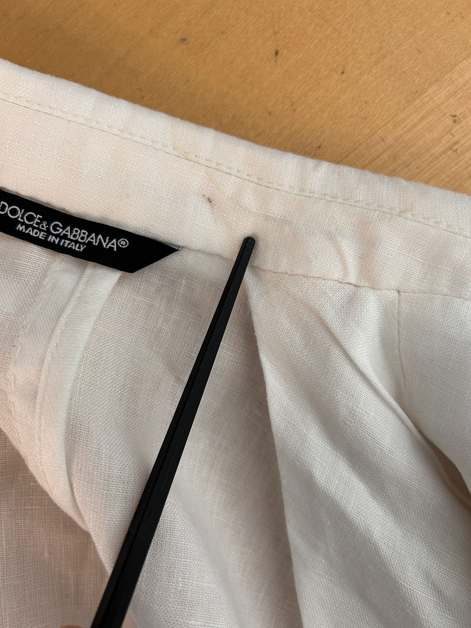 Manteau homme blanc Dolce & Gabbana à un seul bouton, blazer élégant en tissu classique, parfait pour un look sophistiqué.