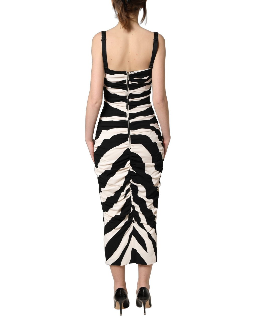 Robe longue en cady noir et blanc à motif zèbre de Dolce & Gabbana, longueur jusqu'aux mollets, style élégant et audacieux.