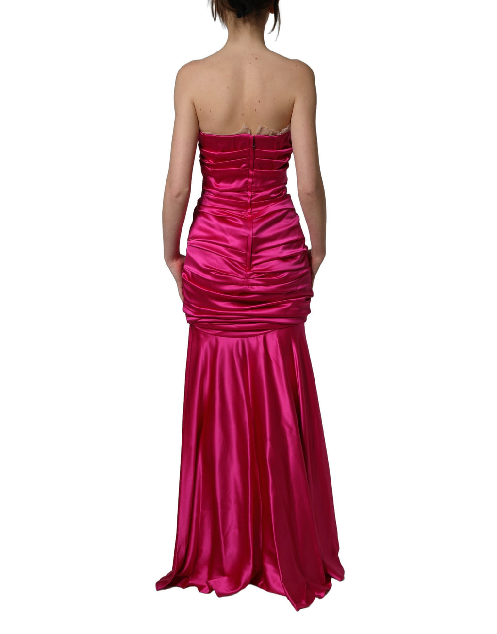 Robe de soirée bustier en satin rose vif Dolce & Gabbana avec drapé froncé, élégante et sophistiquée.