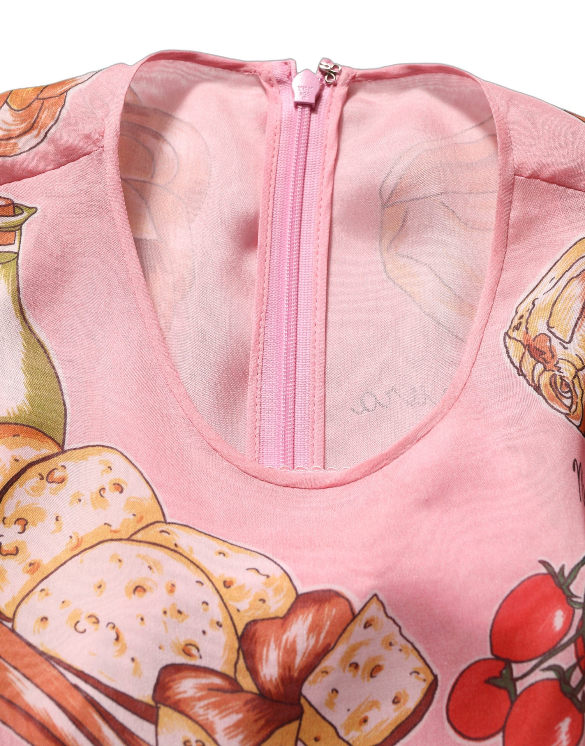 Robe longue plissée Dolce & Gabbana Light Pink avec motif pain, élégante et fluide, pour un style sophistiqué et féminin.