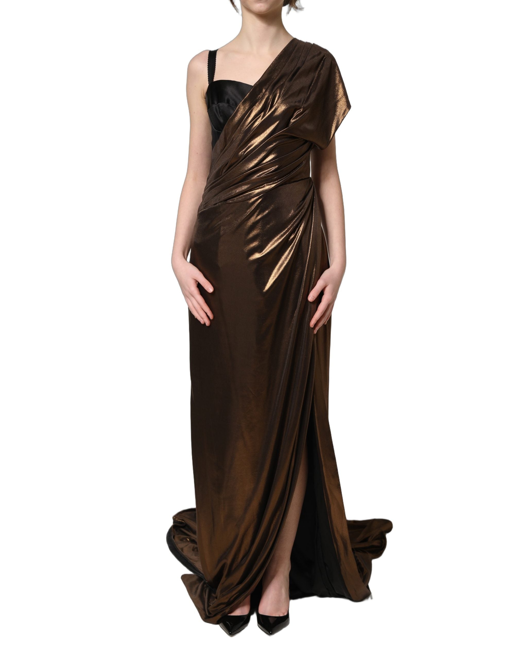 Robe asymétrique dorée de Dolce & Gabbana avec drapé d'une seule épaule, élégante et sophistiquée.