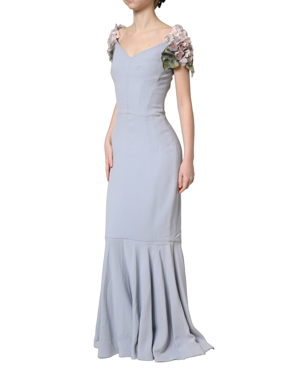 Robe Dolce & Gabbana Light Blue à manches capes et broderies d'hortensias, élégante et féminine.