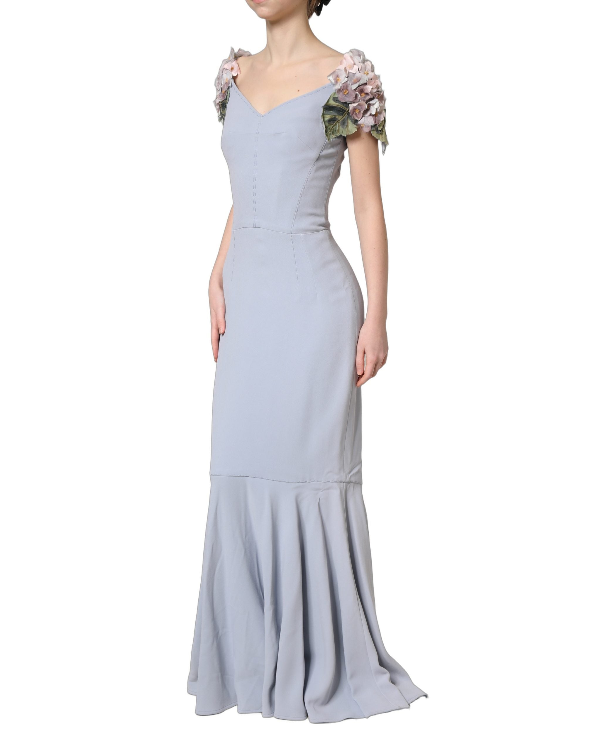 Robe Dolce & Gabbana Light Blue à manches capes et broderies d'hortensias, élégante et féminine.