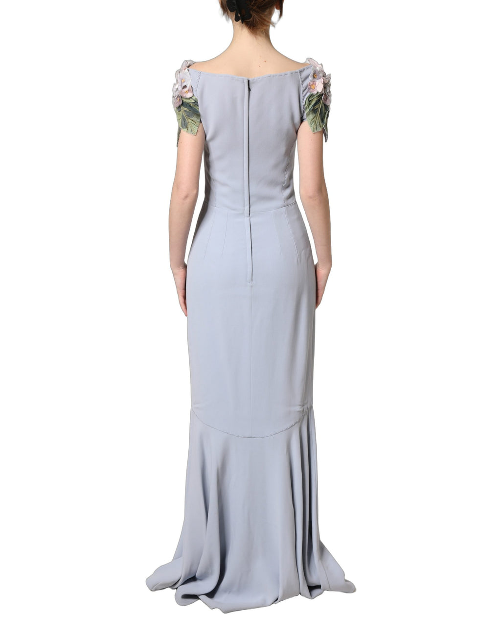 Robe à manches capuche et embellissements hydrangea de Dolce & Gabbana Light Blue, élégante et sophistiquée.
