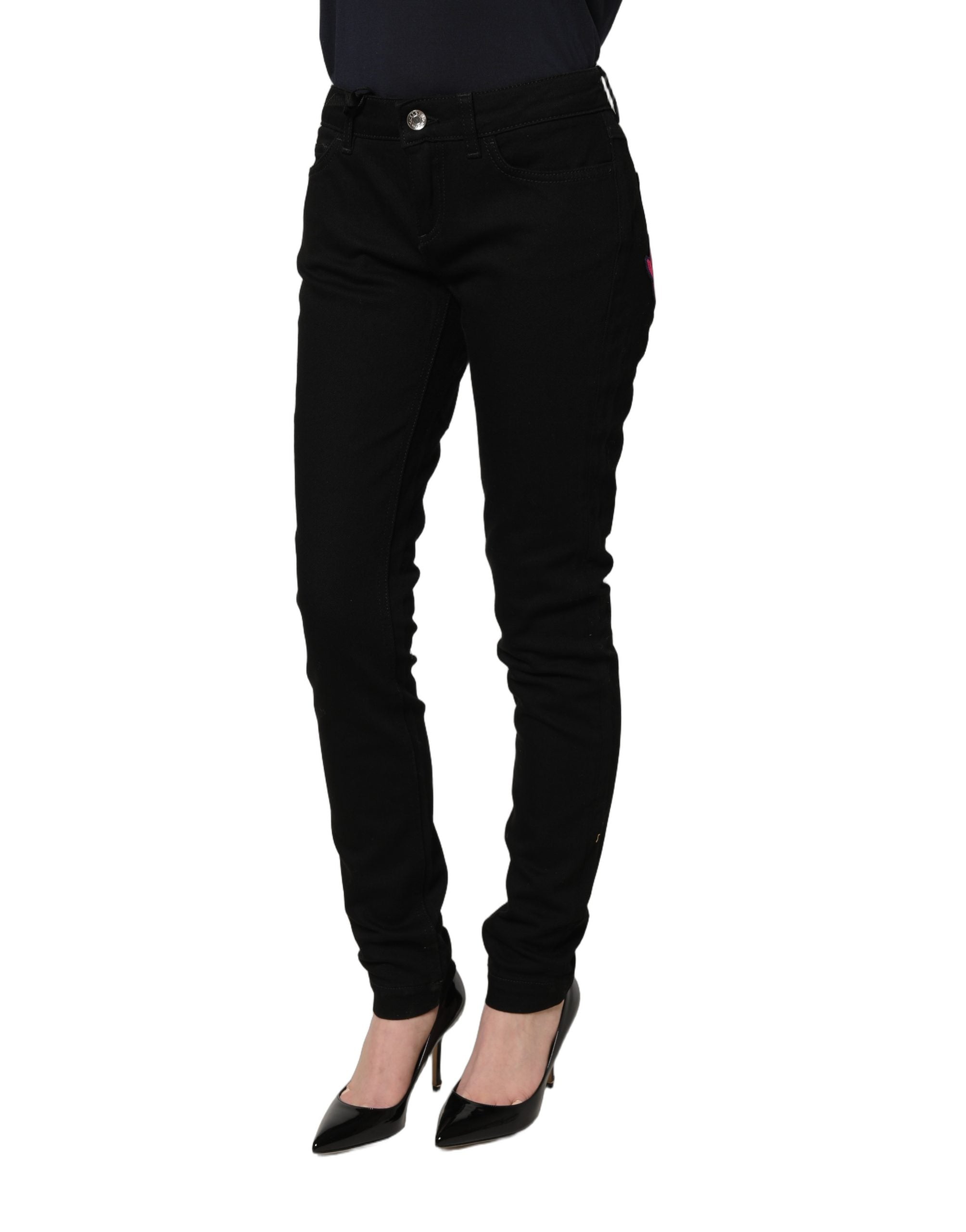 Jeans en denim noir Dolce & Gabbana Queen Embroidery, détails brodés élégants, coupe classique, mode chic et sophistiquée.