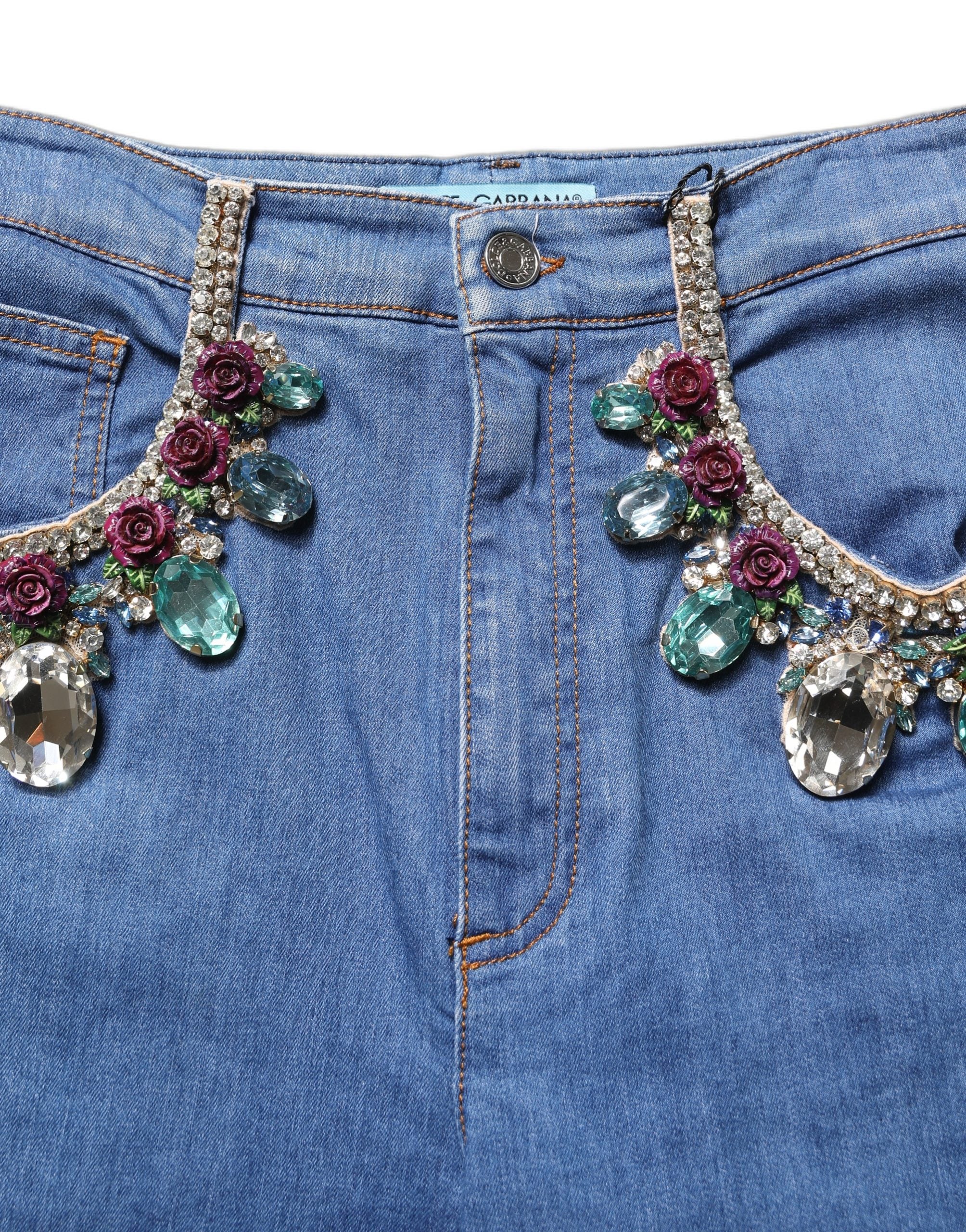 Shorts bermuda en denim bleu Dolce & Gabbana en coton avec embellissements, style décontracté et élégant.