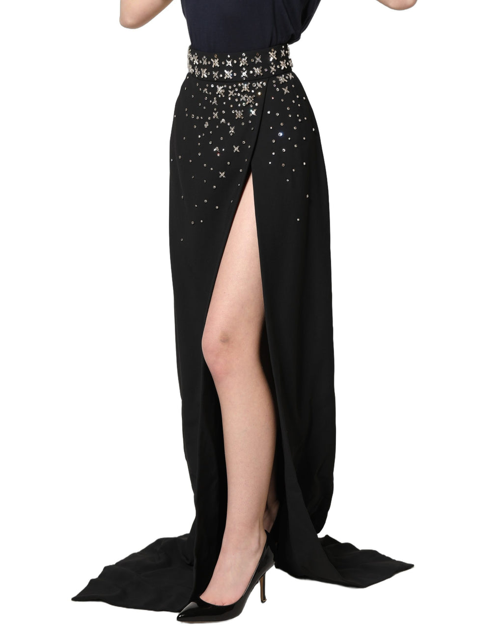 Jupe noire Dolce & Gabbana à fentes hautes avec embellissements en cristal, élégante et sophistiquée.