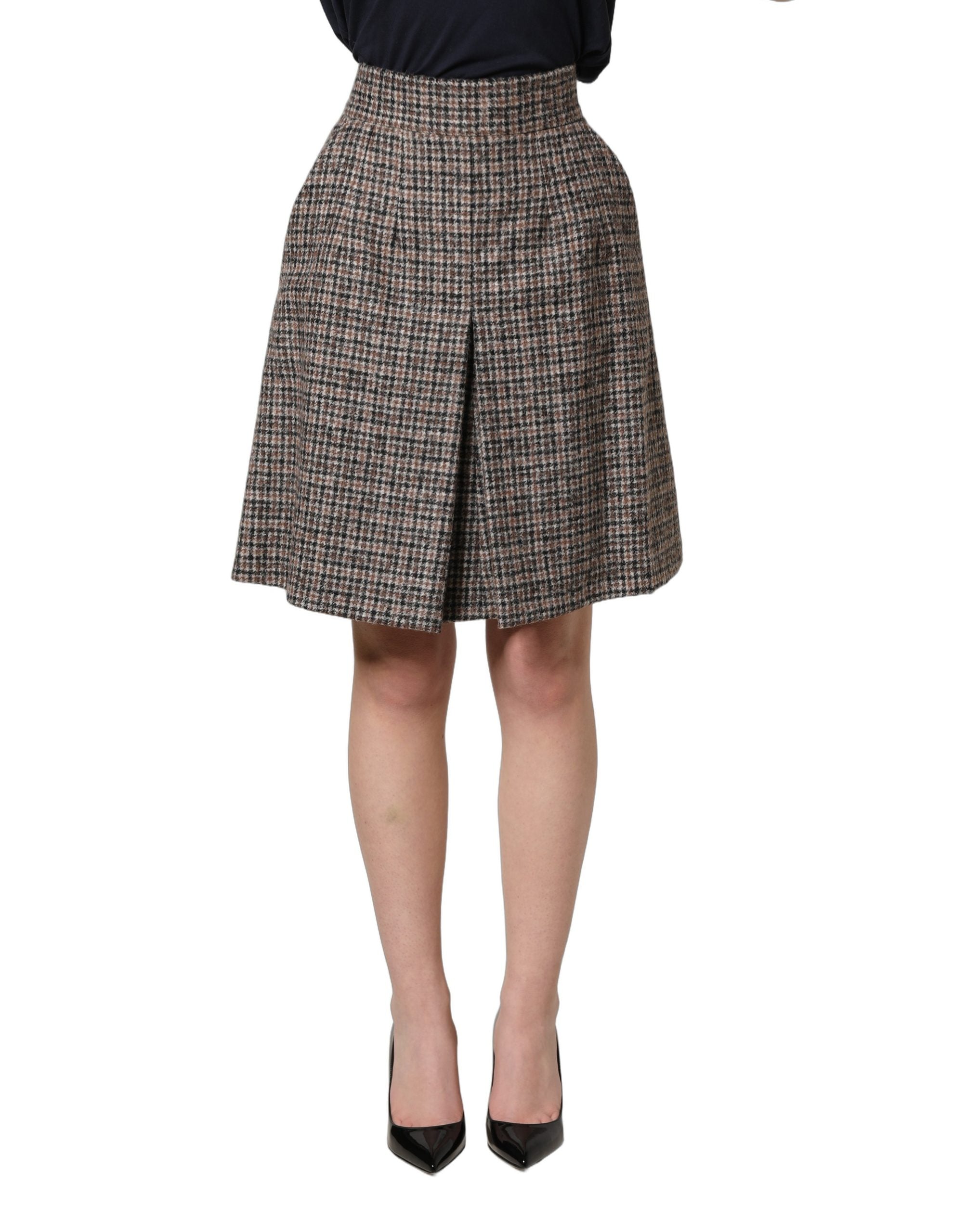 Jupe courte en tweed marron Dolce & Gabbana à taille haute avec plis et coupe évasée.