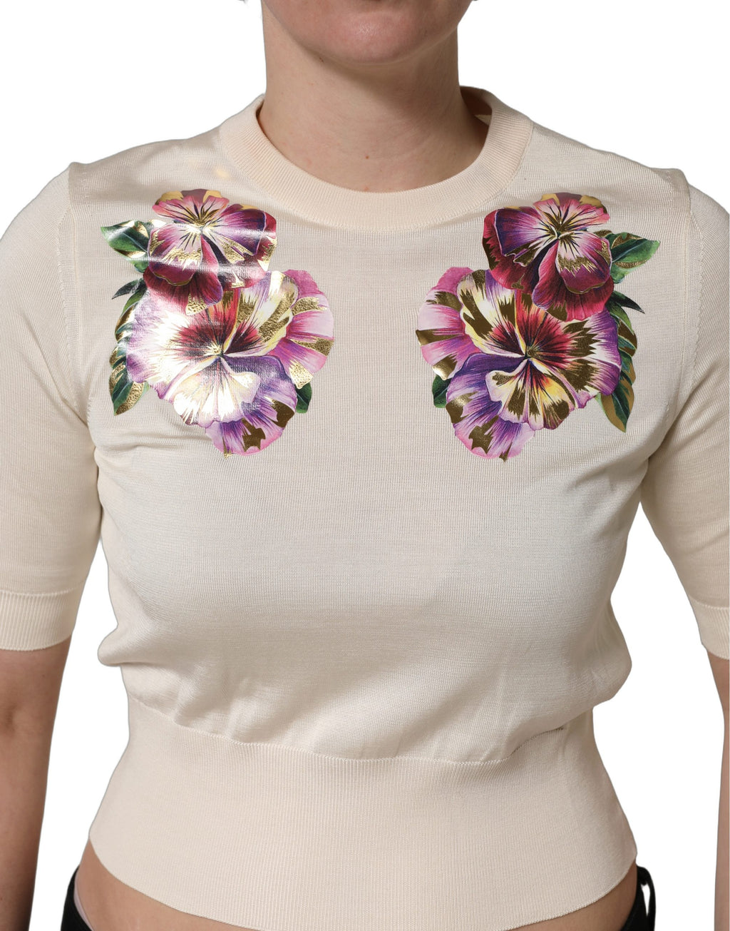 Pull à manches longues en soie beige avec imprimé floral Dolce & Gabbana, col rond élégant.