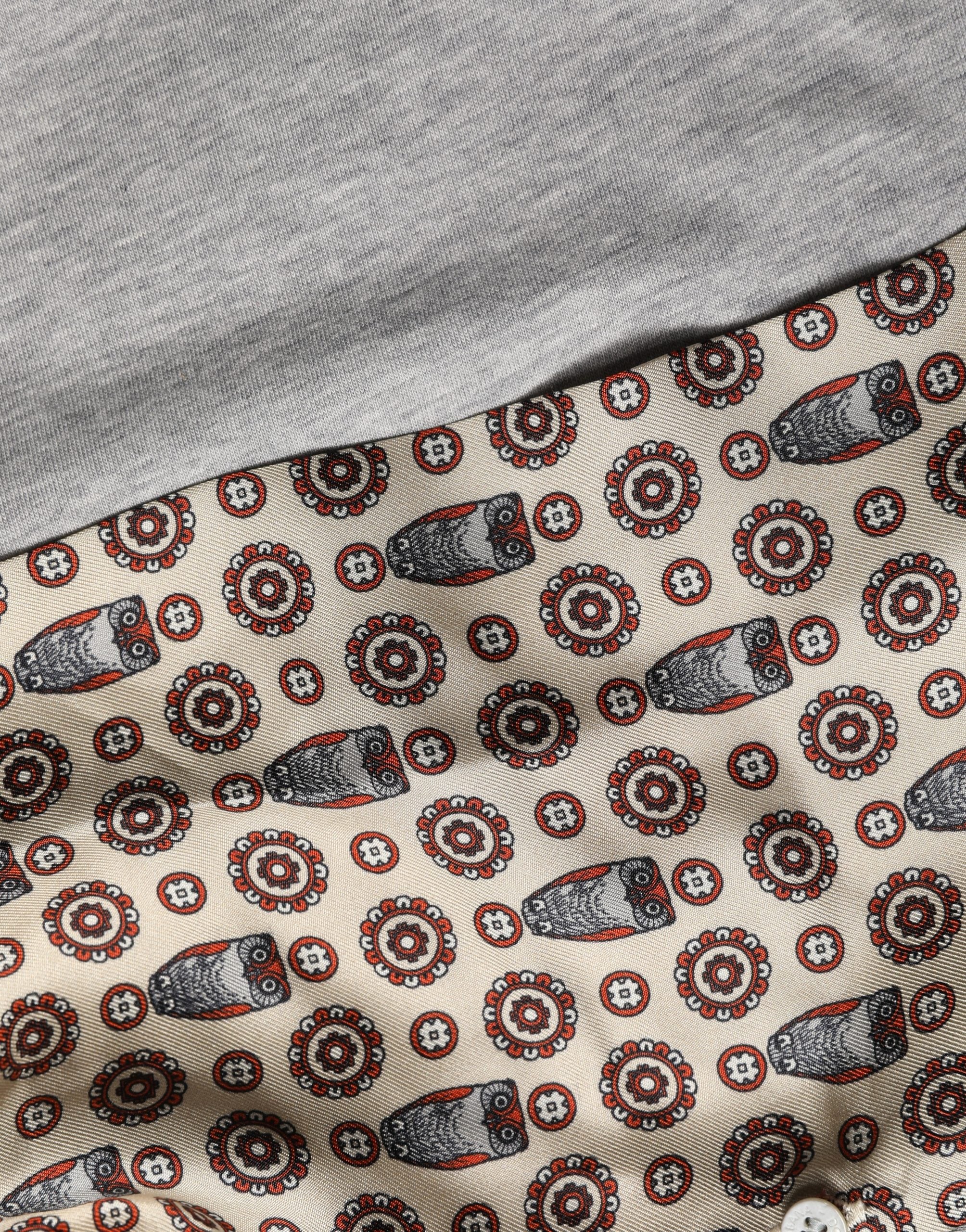T-shirt gris en coton Dolce & Gabbana avec col en V et motif hibou, style élégant et décontracté.