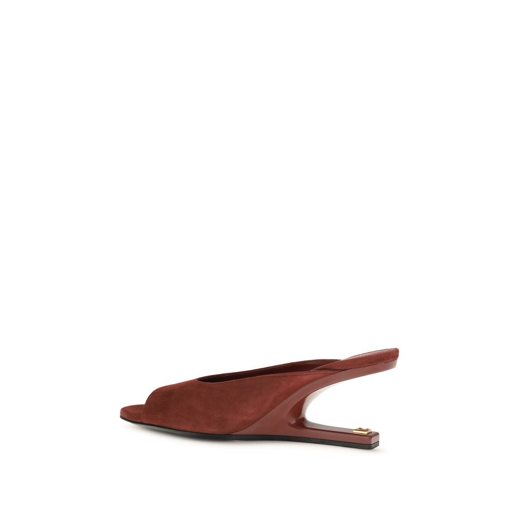 Mules en peau de chèvre Bordeaux de Balmain, élégantes et sophistiquées, avec design chic et finition de qualité.