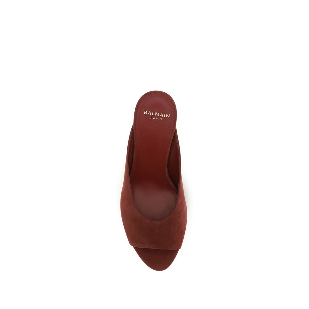 Mules en cuir de chèvre Bordeaux Balmain, élégantes, avec talon moyen, parfaites pour une tenue sophistiquée.