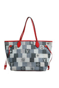 Sac Louis Vuitton Neverfull Patchwork Monogram Denim, sac cabas en toile denim et cuir avec logo monogramme Louis Vuitton.