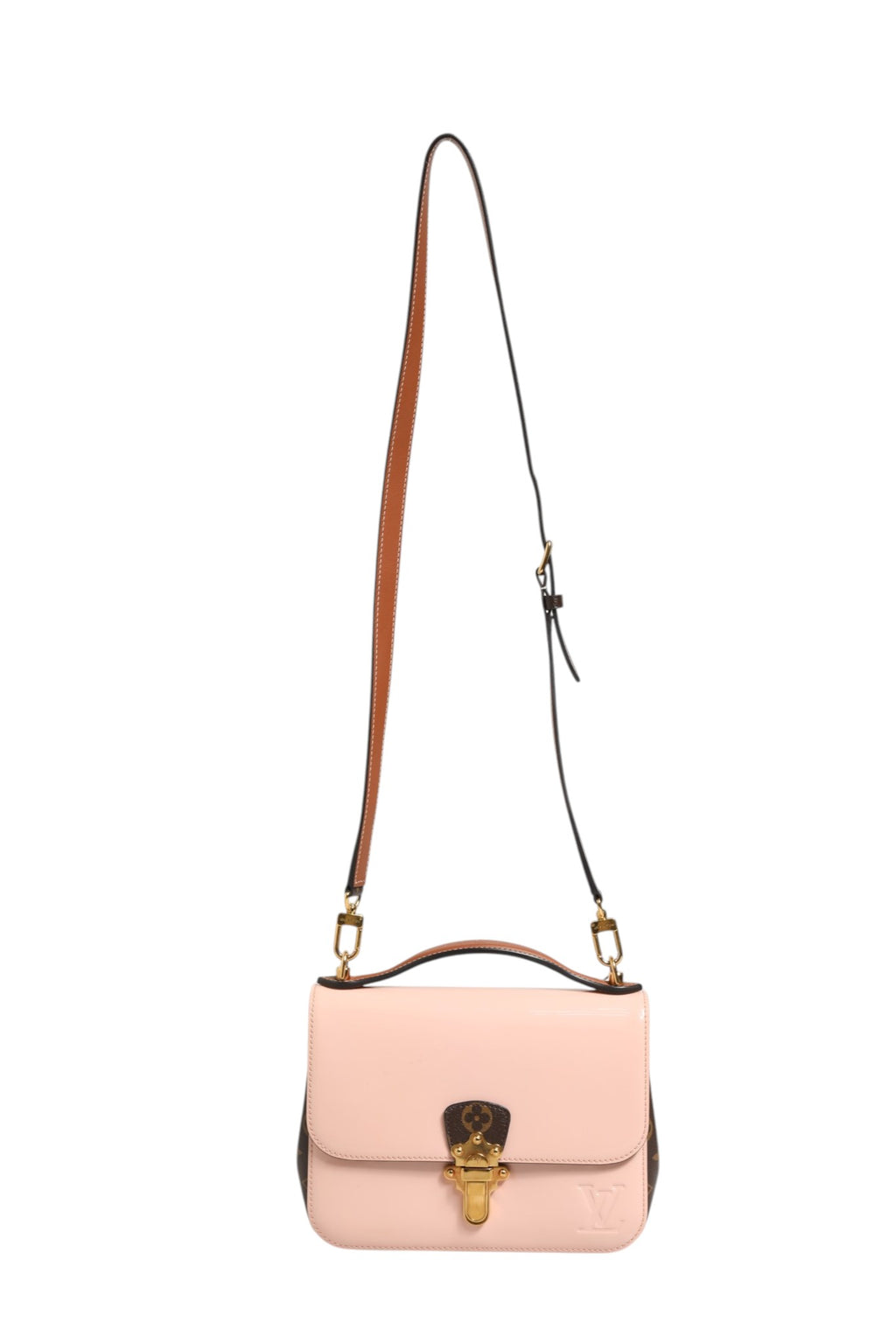 Sac à bandoulière Louis Vuitton Cherrywood BB en vernis rose et toile monogramme avec détails élégants.