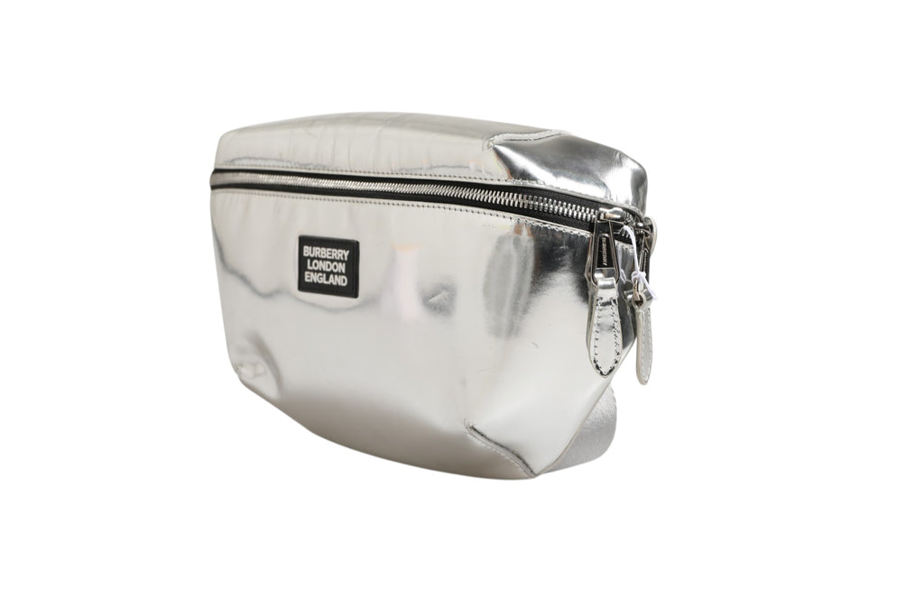 Sac banane Burberry en synthétique argenté, avec boucle élégante et logo discret, pour un style moderne et pratique.