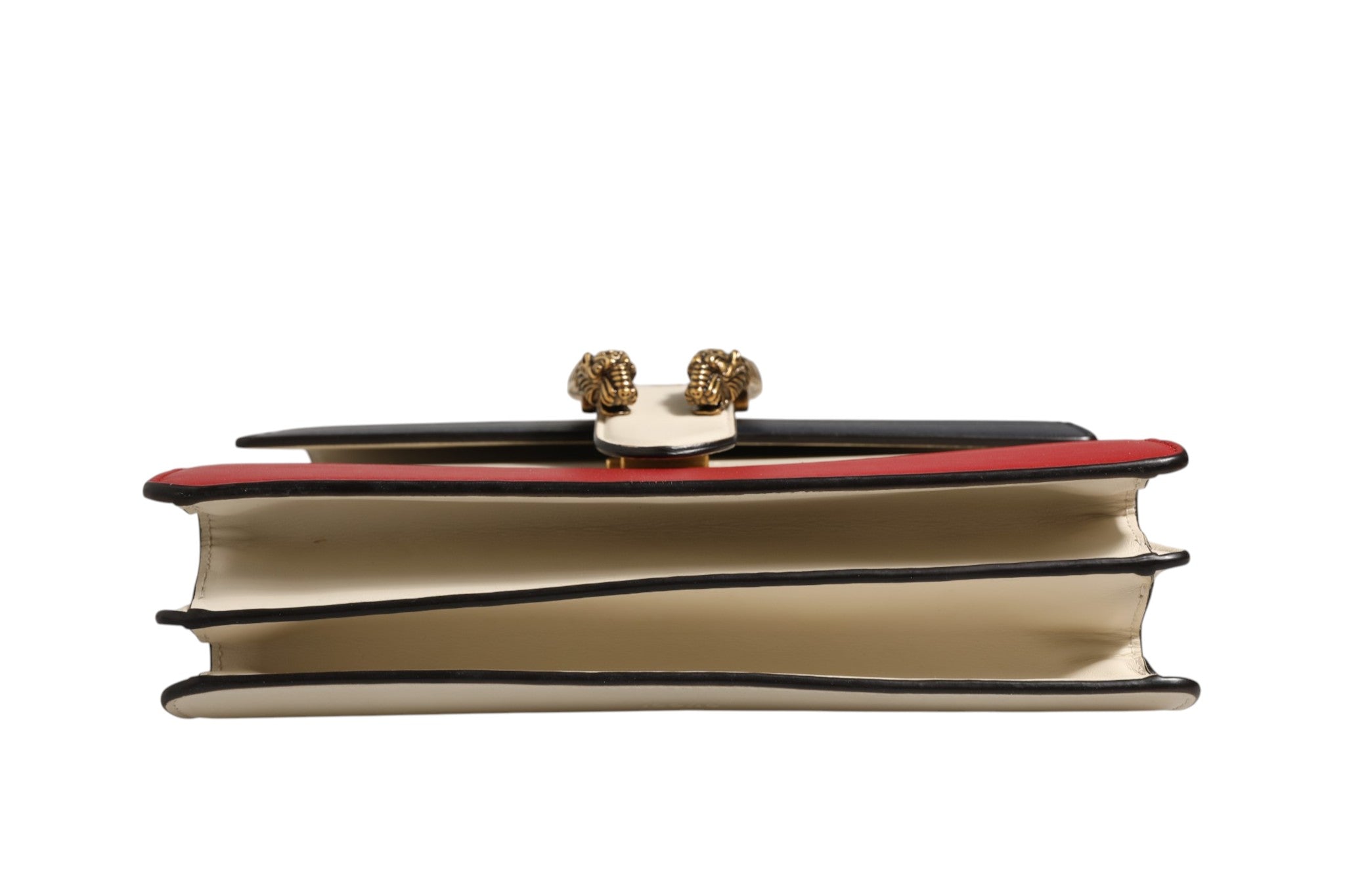 Sac à main Gucci Dionysus en cuir colorblock avec poignée en bambou, design élégant et sophistiqué.