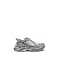 Chaussures de sport Balenciaga gris en polyéthylène, sneakers athlétiques modernes avec design épuré et matériau léger.