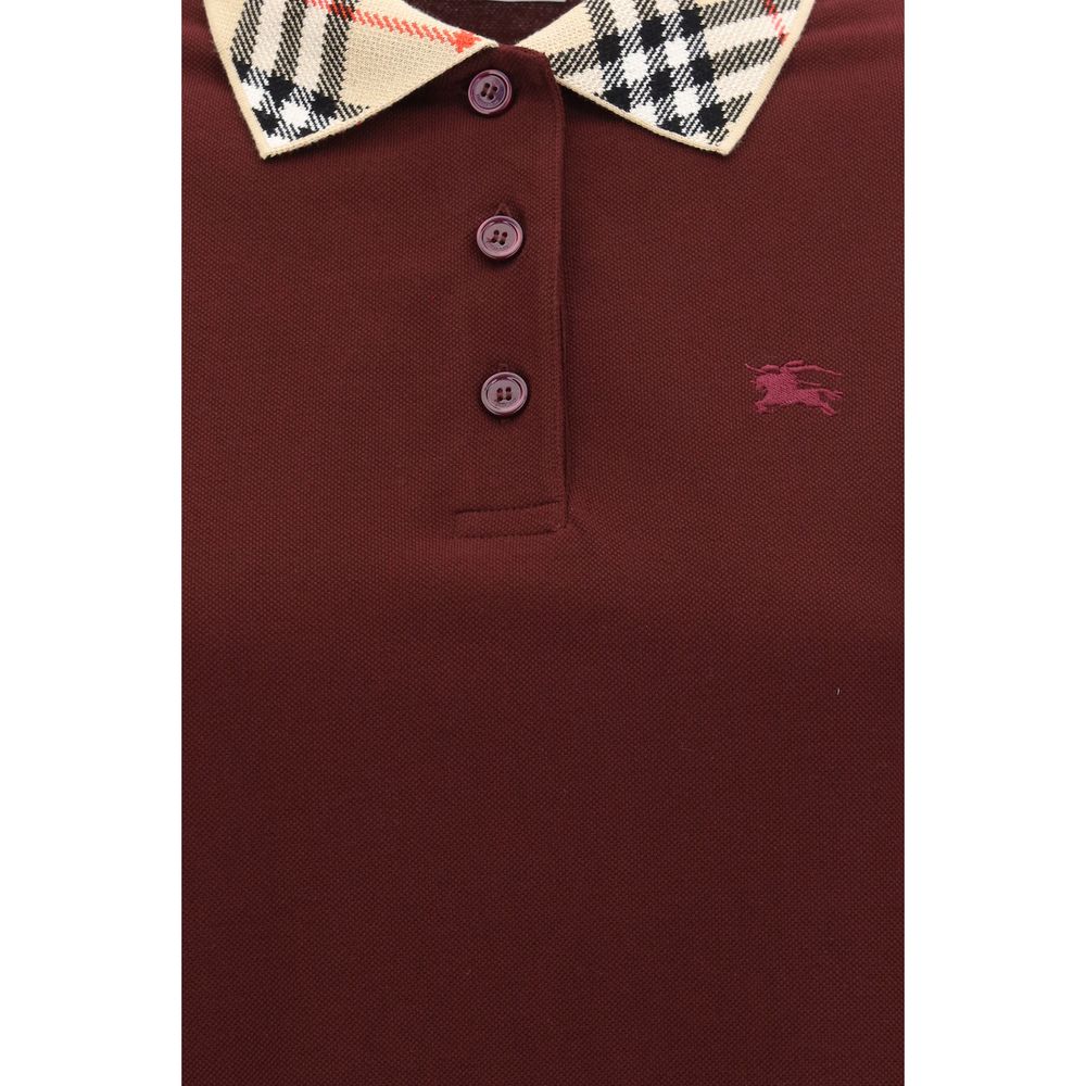 Robe décontractée en coton bordeaux de Burberry, style casual avec coupe confortable et détails élégants.