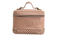 Étui de voyage Dior en mesh brodé avec logo Christian Dior, élégant et pratique, pour ranger accessoires ou maquillage.