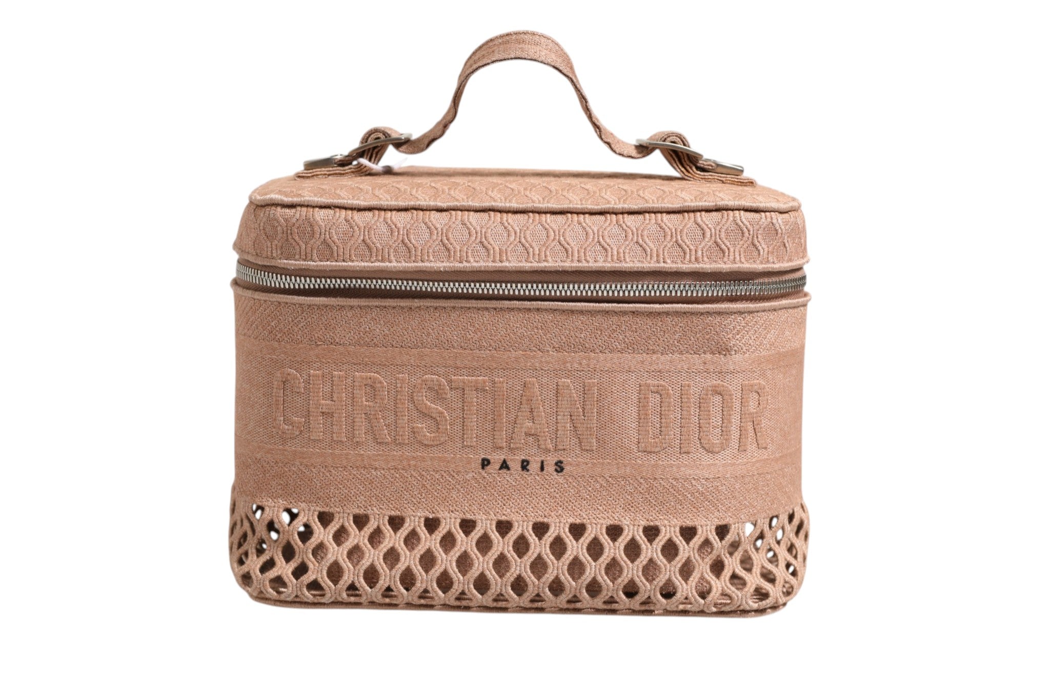 Étui de voyage Dior en mesh brodé avec logo Christian Dior, élégant et pratique, pour ranger accessoires ou maquillage.