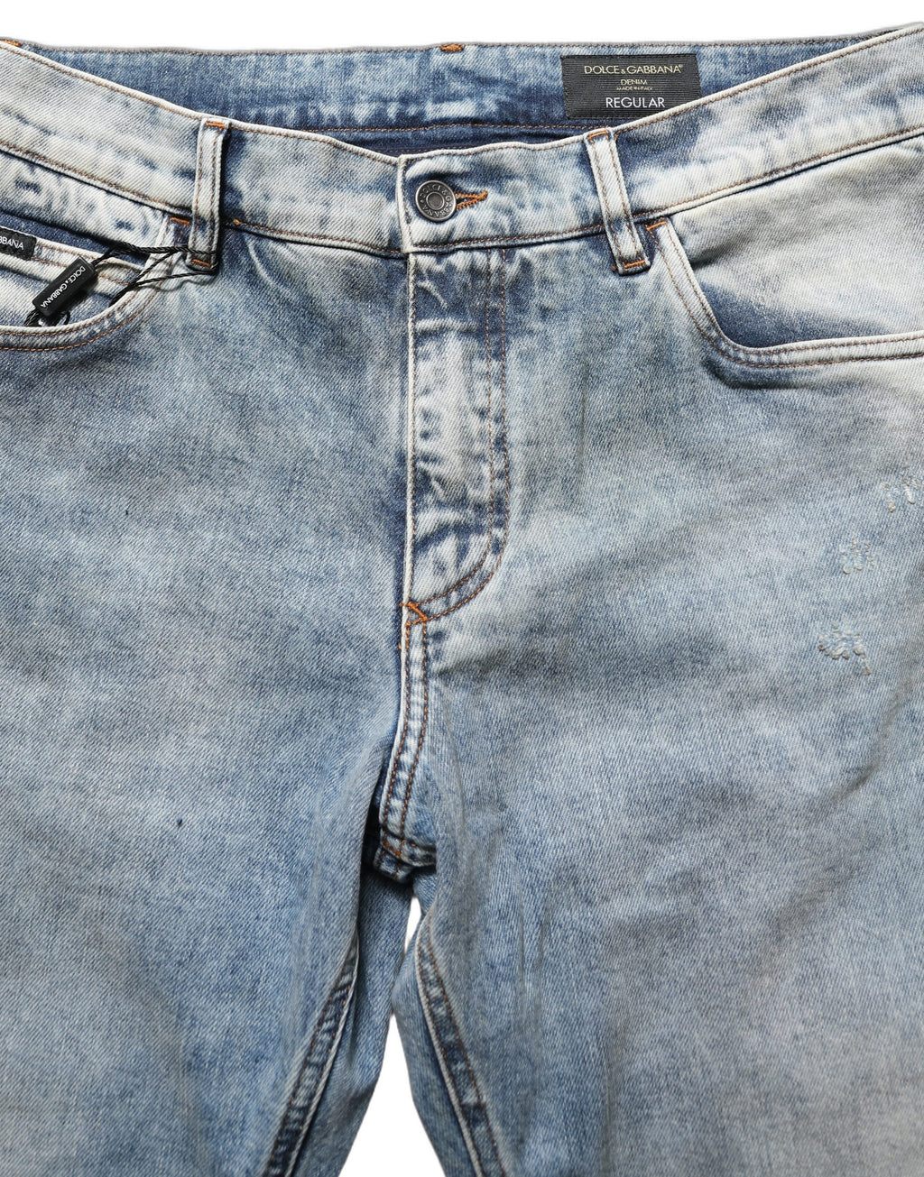 Jeans homme Dolce & Gabbana en denim bleu délavé, taille mi-haute, coupe droite, style décontracté.