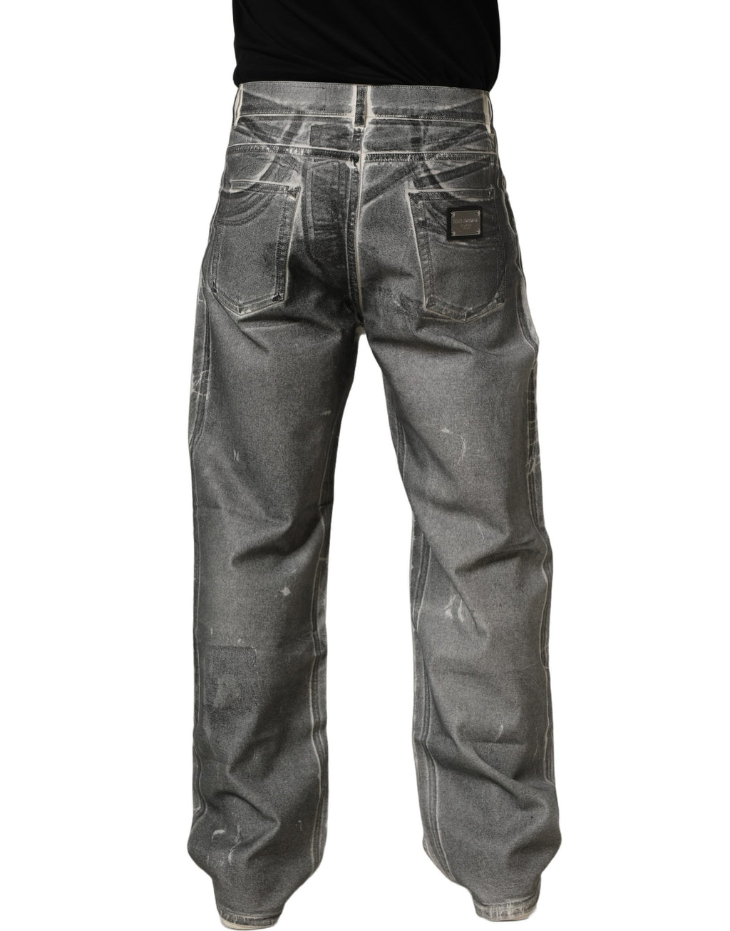Jeans en denim gris, coupe droite, taille mi-haute, de la marque Dolce & Gabbana, visibles sur l'image.